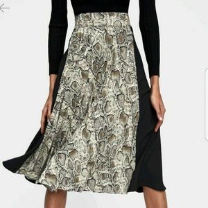 Zara Snake Skin Pleated Skirt - size M
